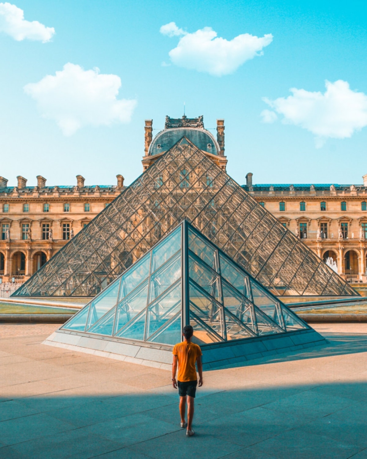 Jalan-jalan Virtual ke Paris: Sekarang Lo Bisa Menikmati Museum Louvre Secara Gratis!
